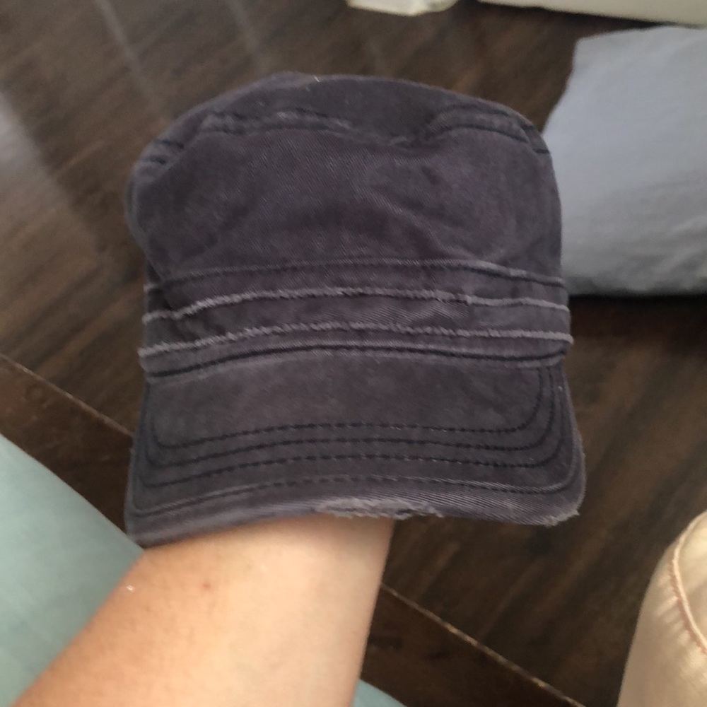 Various hats - Roxy/American Eagle - Picture 4 of 8